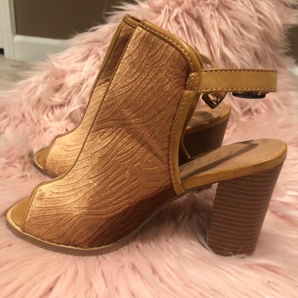 Camel Open toe textured bootie - Picture 3 of 6